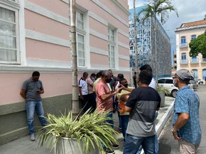 Motoristas cobram cumprimento da lei que proíbe suspensão do transporte intermunicipal