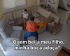 Mãe se emociona ao flagrar doméstica elogiando filho enquanto cuidava dele