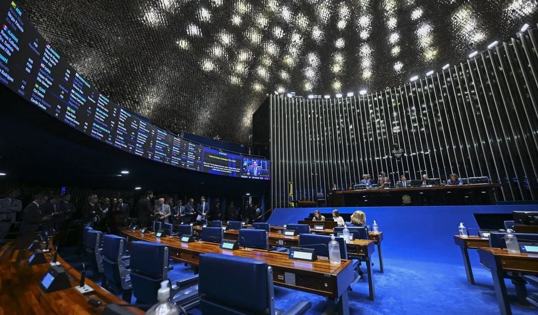 Alcolumbre marca votação da PEC pelo fim da 6x1 para fim da 6x1