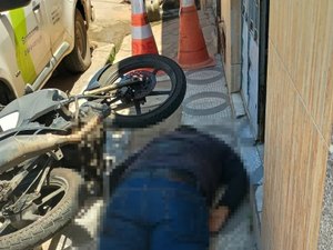 Homem é morto a tiros na porta de casa no bairro do Poço, em Maceió