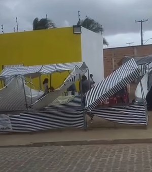 Vento forte provoca tumulto e destrói estruturas de feira no povoado Cangandu