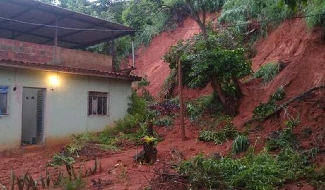 Mulher morre após deslizamento de terra durante novo temporal em Muriaé