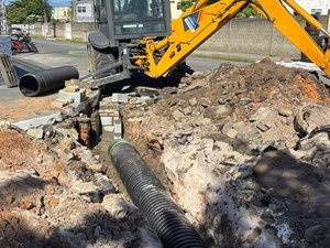 Infraestrutura substitui 10 metros de rede de tubulação rompida no Poço