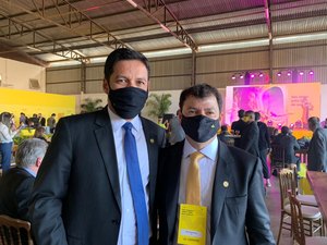 Rodrigo Cunha anuncia aumento na oferta de vôos para Alagoas com lançamento de nova companhia aérea