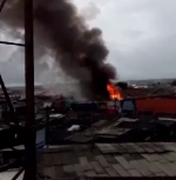 [Vídeo] Supermercado em Penedo, no Baixo São Francisco, é destruído por incêndio 