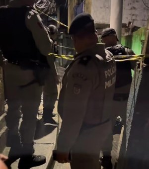 Homem é perseguido e brutalmente assassinado a tiros e pauladas no Jacintinho