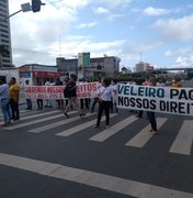 Em protesto, rodoviários da Veleiro fecham Avenida Fernandes Lima