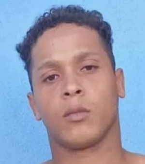 Jovem condenado por matar 'amigo' é assassinado com tiros na cabeça após ter casa invadida em Delmiro Gouveia