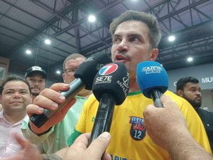[Vídeo] Ginásio João Paulo II é reinaugurado com a presença do craque Falcão, do futsal
