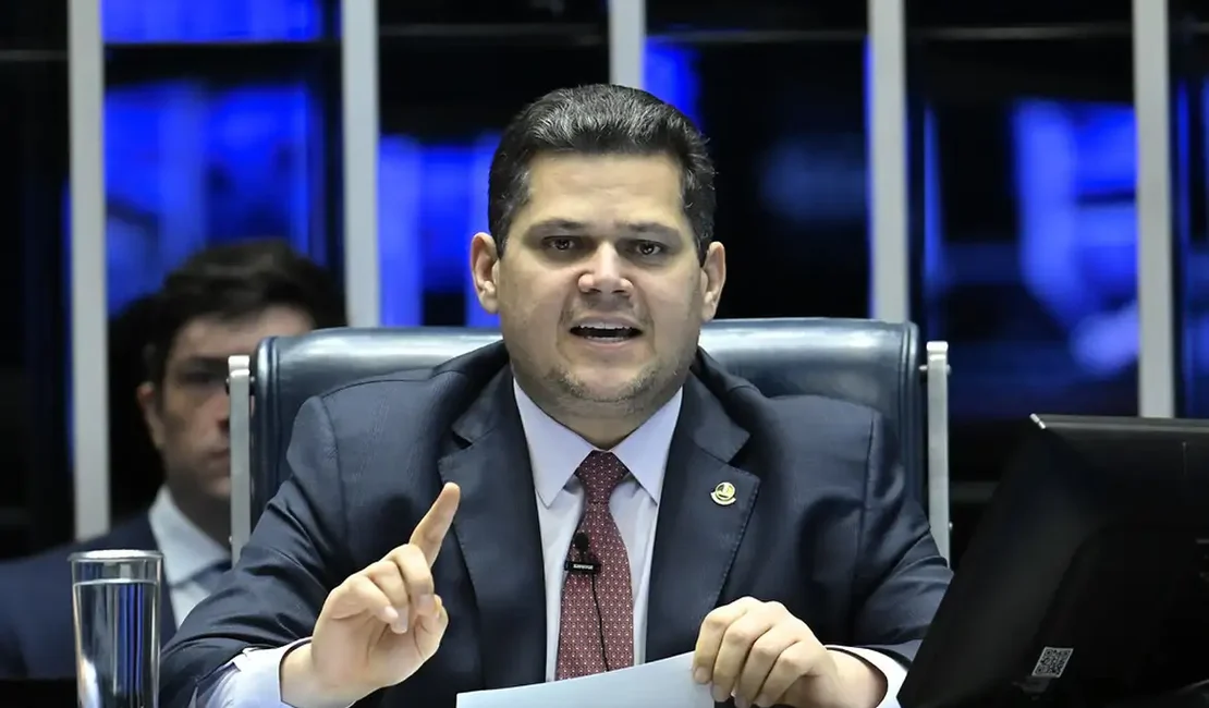 Alcolumbre manda arquivar PEC da Blindagem após rejeição da CCJ