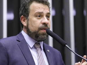 Boulos vai entrar com notícia-crime contra Nunes e Tarcísio no TSE