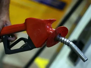 Governo informa que país tem 38 dias de estoque de diesel