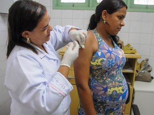 Maceió quer imunizar 90% do público alvo contra a gripe até amanhã (09)