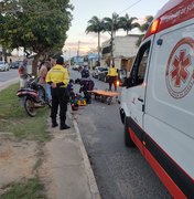 Condutor de ciquentinha fica ferido após colidir contra carro na avenida Deputada Ceci Cunha