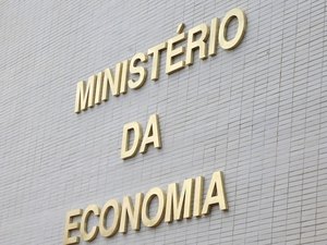 Corte no Orçamento deve ser em saúde e educação, diz Ministério da Economia