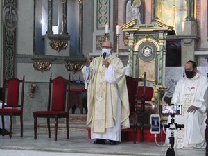 'Não deixemos nossa fé por nenhum projeto humano', diz vigário-geral em missa de Corpus Christi