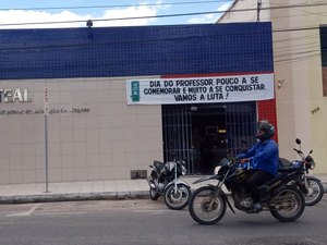 Professores e demais servidores da educação de Arapiraca decidem por nova paralisação