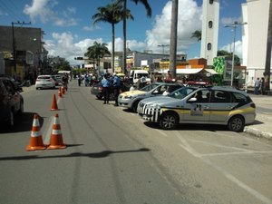 Veículos são apreendidos durante Operação Lei Seca, em Arapiraca