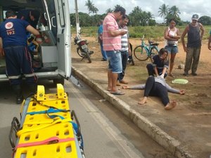 Acidente entre moto e bicicleta deixa três pessoas feridas