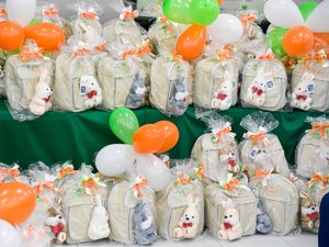 Prefeitura de Arapiraca realiza segunda entrega de enxovais do Projeto Mãe Arapiraquense