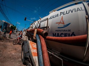 Em julho, Seminfra retirou 250 toneladas de entulhos da rede de drenagem de Maceió