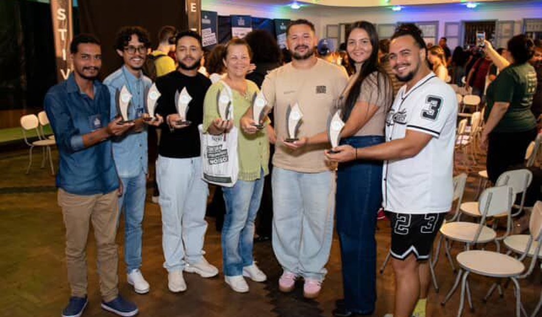 Grupo teatral 'Camboio de Doido' é destaque nacional após receber prêmios em festivais