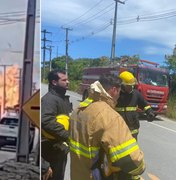 [Vídeo] Retroescavadeira atinge tubulação de gás e causa incêndio em Marechal Deodoro