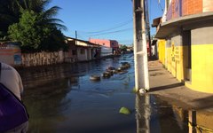 Mais uma vez, os buracos tomam conta na Rua Cabo Reis 