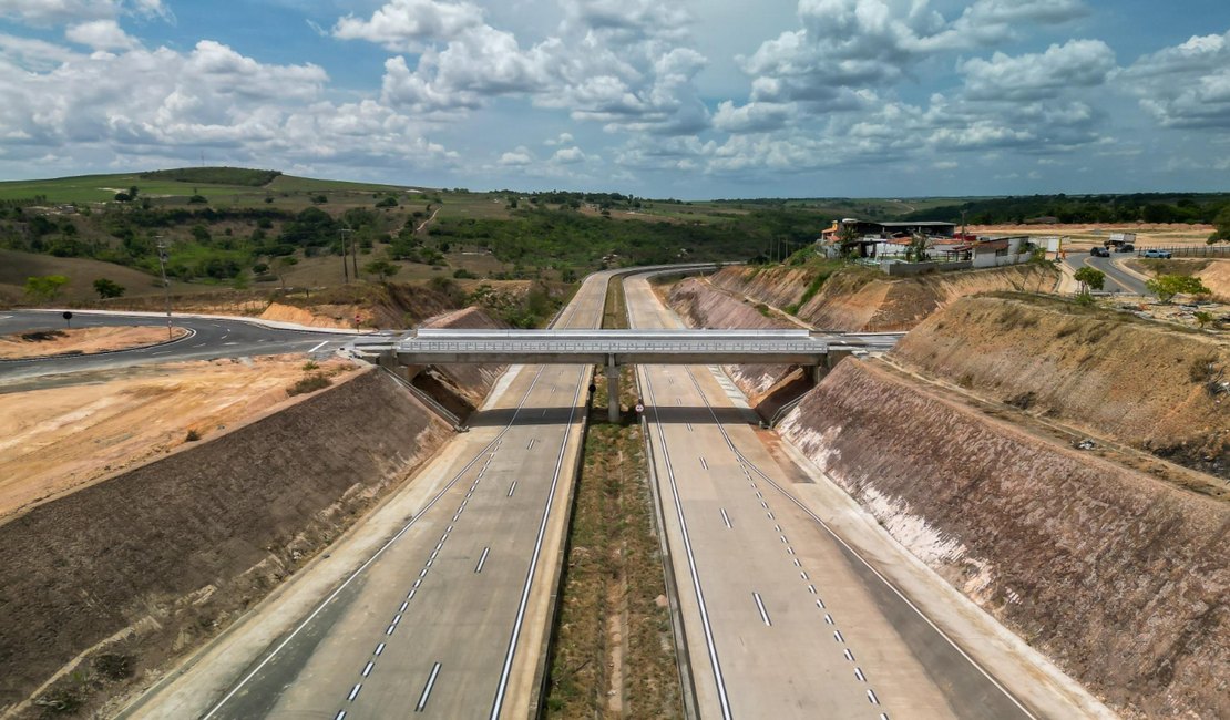 Alagoas ganha novo trecho duplicado da BR-101 em Junqueiro