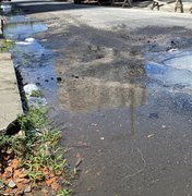 [Vídeo] Moradores denúnciam vazamento de água na Jatiúca