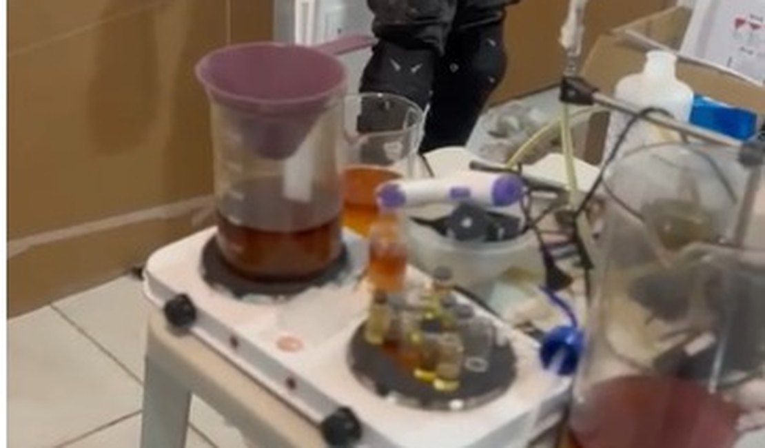 [Vídeo] Polícia descobre fábrica clandestina de Mounjaro em Maceió e suspeito é preso