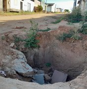 [Vídeo] Moradores do Planalto, em Arapiraca, esperam por conclusão de obra enquanto convivem com buracos