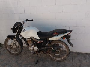 Polícia Civil recupera moto roubada durante assalto em São Miguel dos Milagres