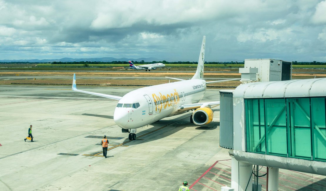 Número de assentos em voos internacionais aumenta 134% em Alagoas
