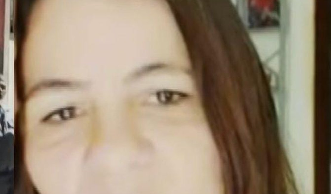 Mulher é assassinada a facadas dentro de casa na cidade de Delmiro Gouveia