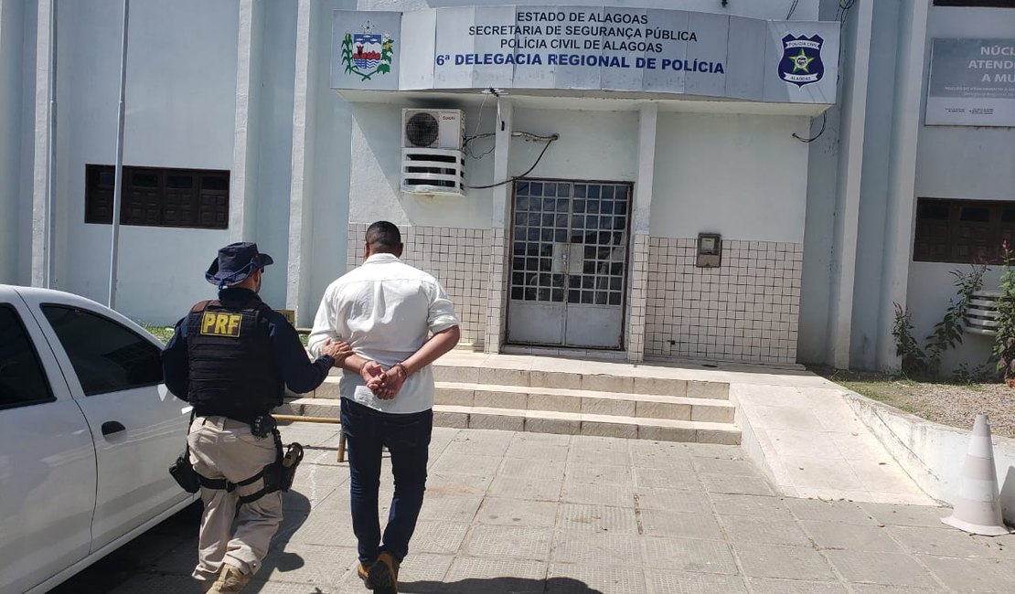PRF prende condutor por uso de documento falso em São Miguel dos Campos