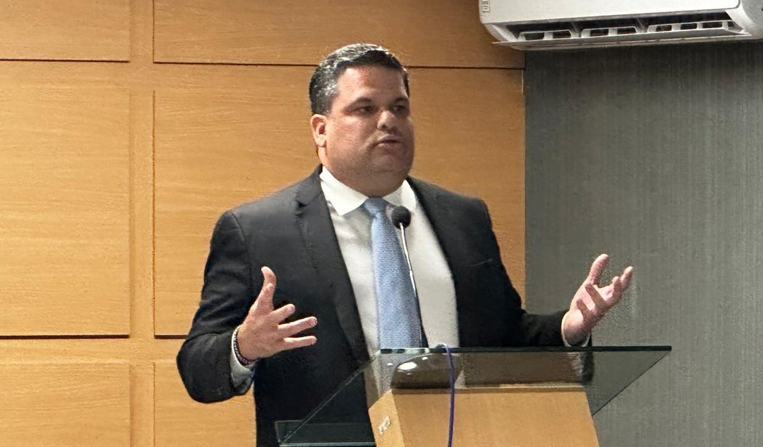 Após revogação da prisão, Thiago ML participa de sessão da Câmara de Arapiraca e dá versão sobre o caso