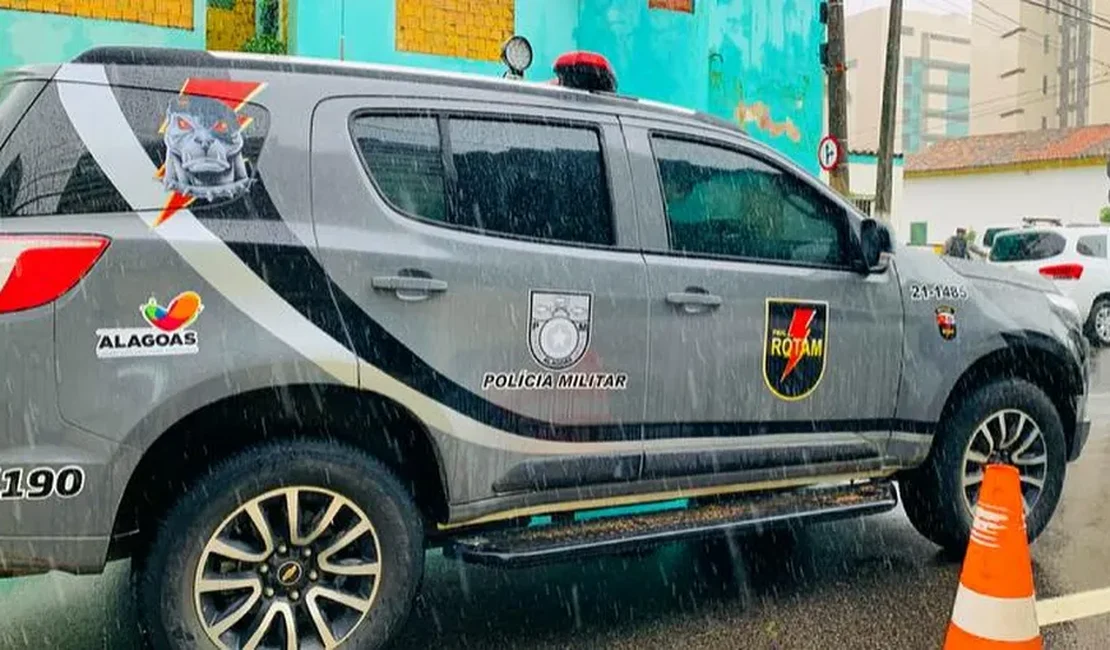 Revólver é apreendido após fuga de suspeitos no Tabuleiro do Martins