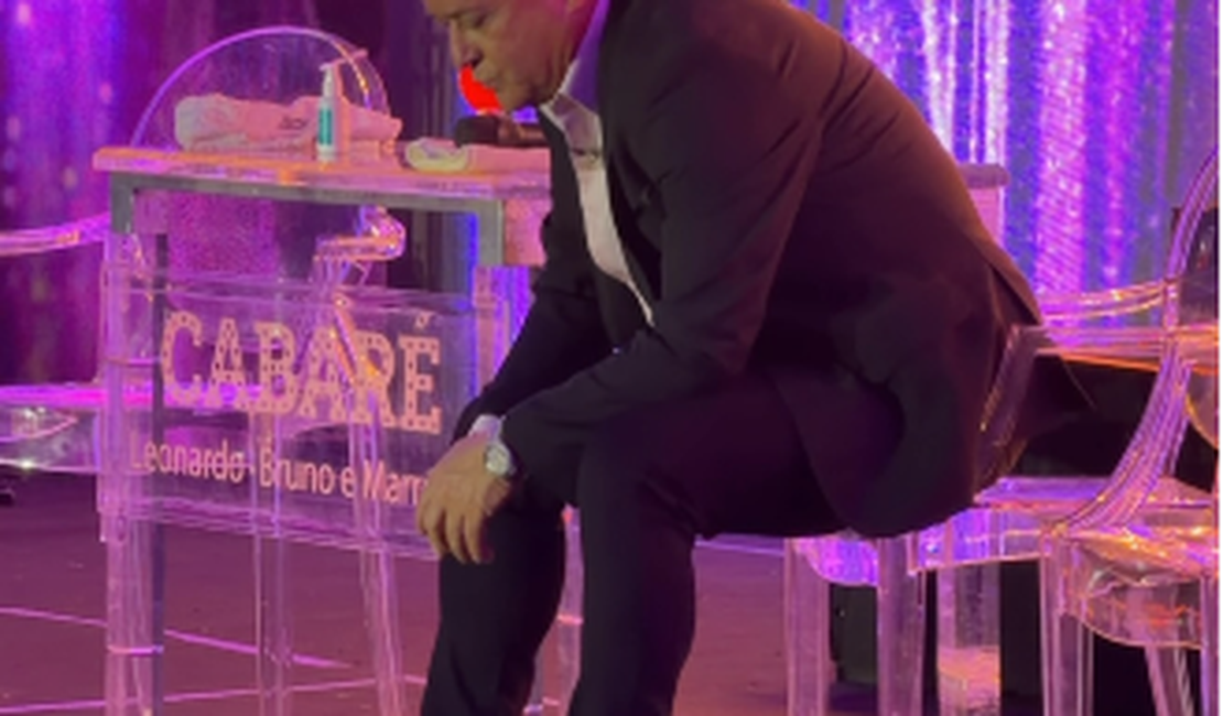 Leonardo chama atenção ao aparecer sem beberdurante show