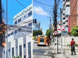 Incêndio em fiação de poste mobiliza Corpo de Bombeiros na Av. Deputado José Lages, em Maceió