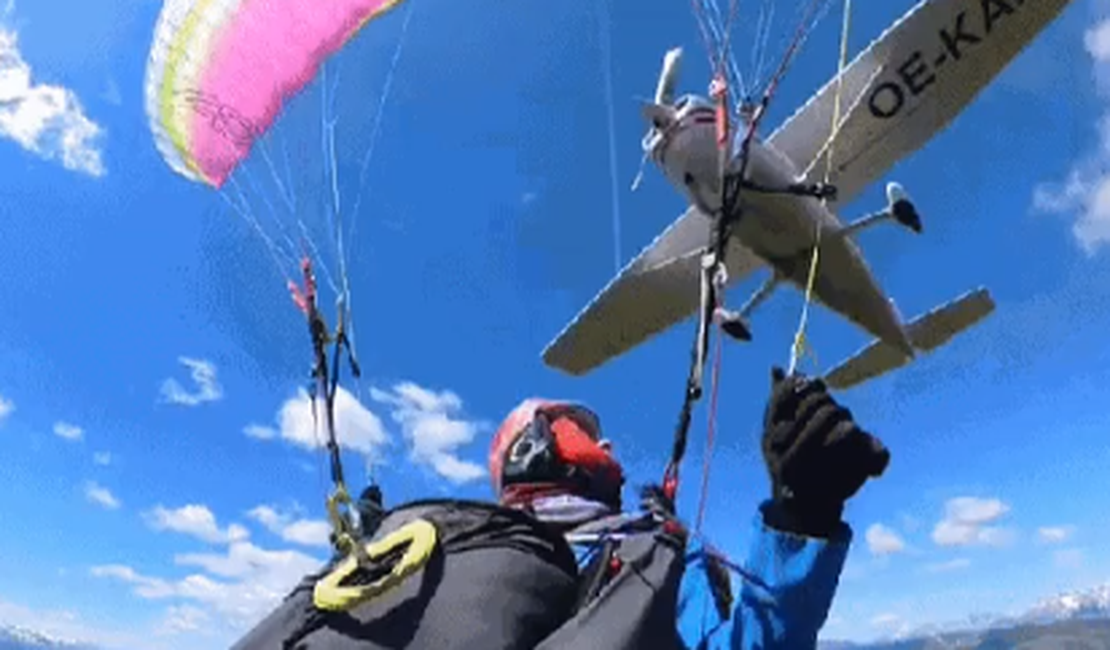 [Vídeo] Parapente é 'atropelada' por avião em pleno vôo