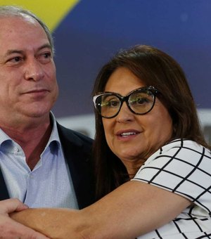 Ciro retorna ao Brasil e evita manifestações sobre segundo turno