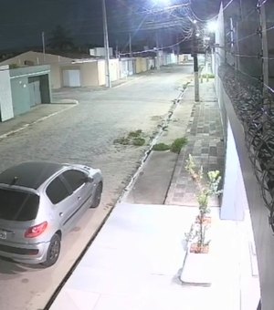 Residência é invadida e furtada durante a madrugada em Arapiraca