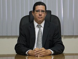 Ex-secretário da Seprev se entrega à polícia, após dez dias foragido 