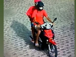 Dupla assalta mulher no bairro Itapoã e imagem de criminosos vai parar na internet