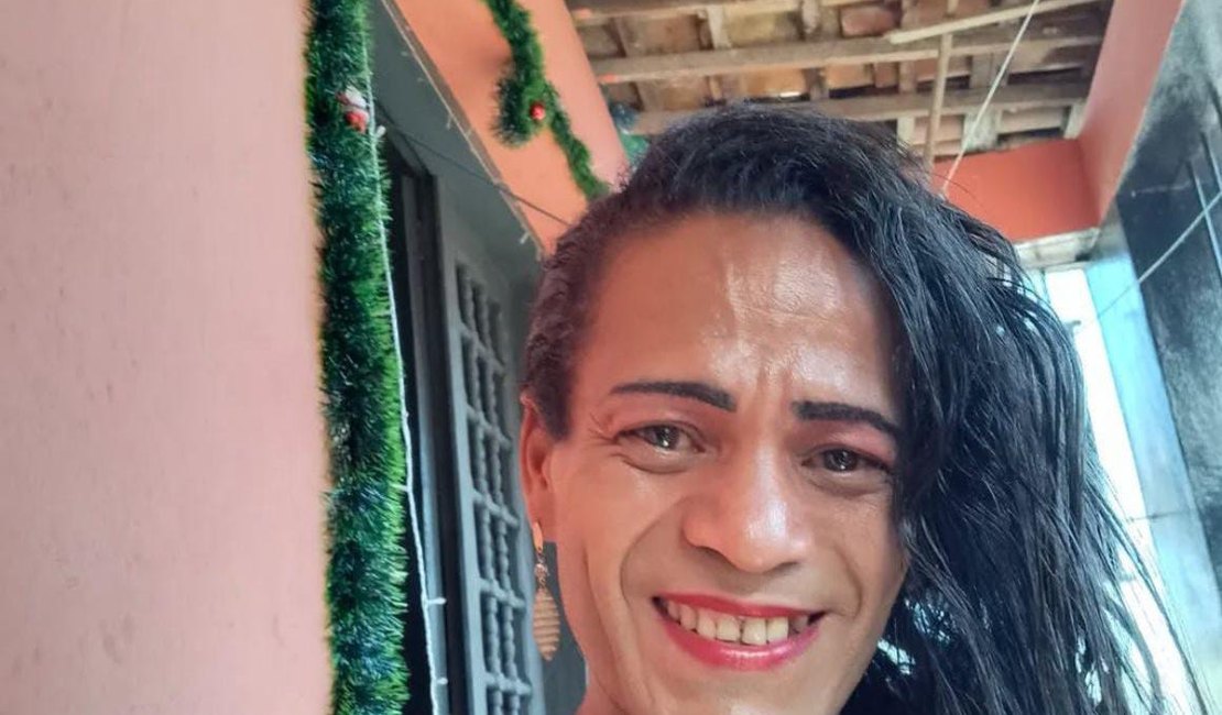 Mulher trans é assassinada a golpes de arma branca dentro de casa em Porto Calvo