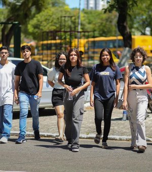 Missão cumprida: candidatos ao intercâmbio na Inglaterra encerram provas em todo o estado neste domingo