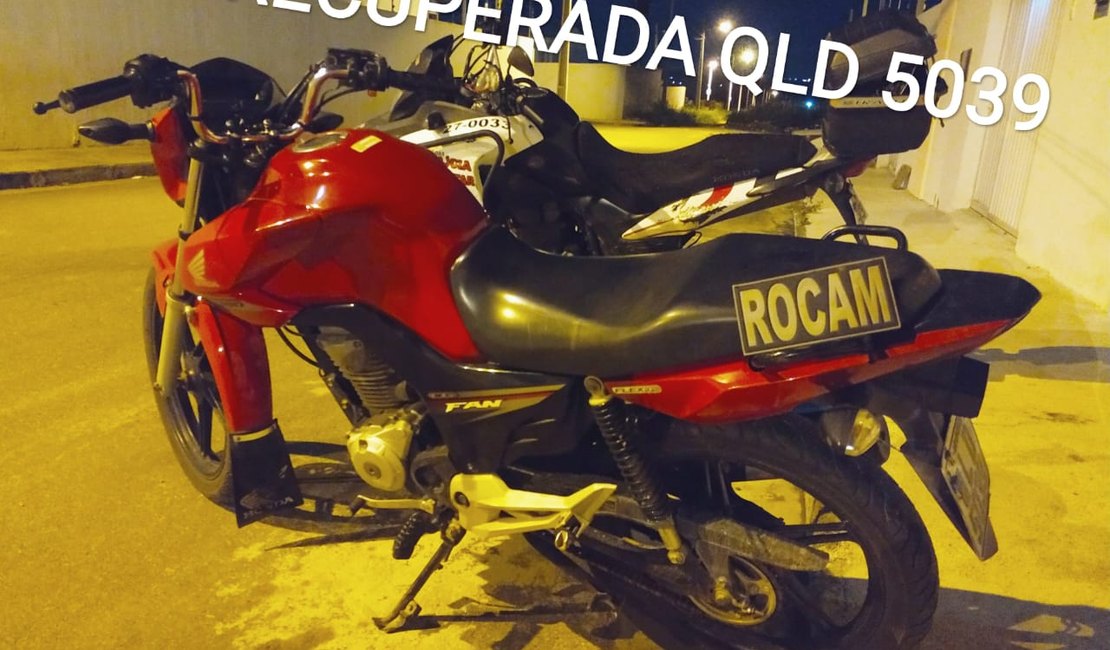 Motocicleta furtada em Arapiraca é encontrada em casa abandonada