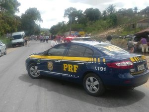 BR-101, em Joaquim Gomes, é liberada após mais de 36 horas de negociações
