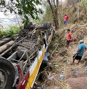 Por que a região onde ônibus despencou na Serra da Barriga não tinha guarda-corpo? Entenda